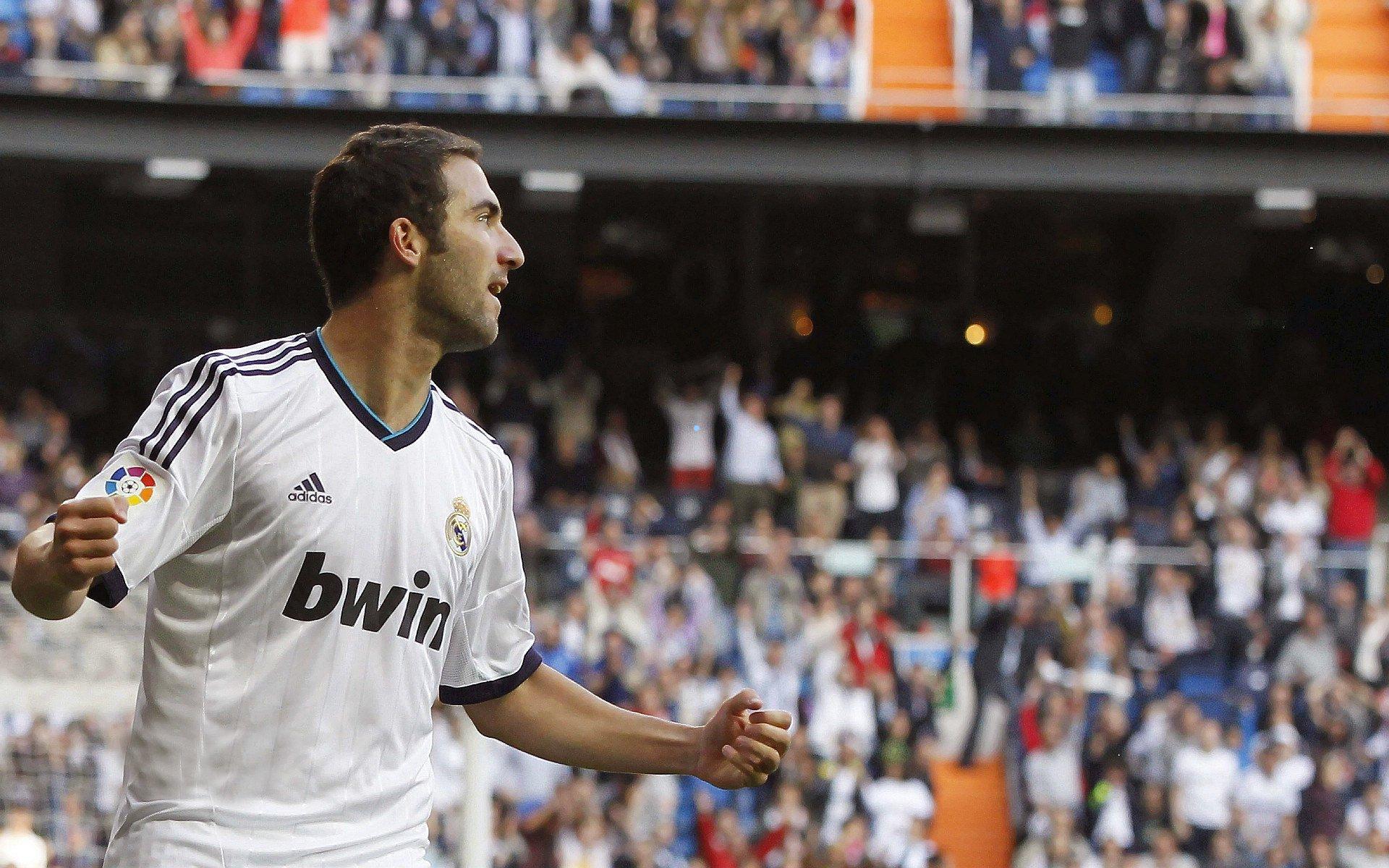 7球2助！奥格斯堡成凯恩最爱对手，拜仁大胜背后德甲射手王的统治力